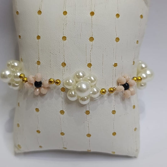 Daisy Pearl Bracelet